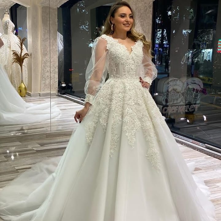 Unique A-Line V-neck Bridal Gown With Lace Appliques Tulle Puffy Long Sleeves