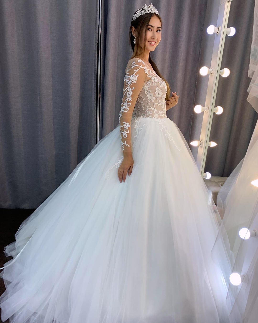 A-Line Tulle Long Sleeves Bridal Gown With Lace