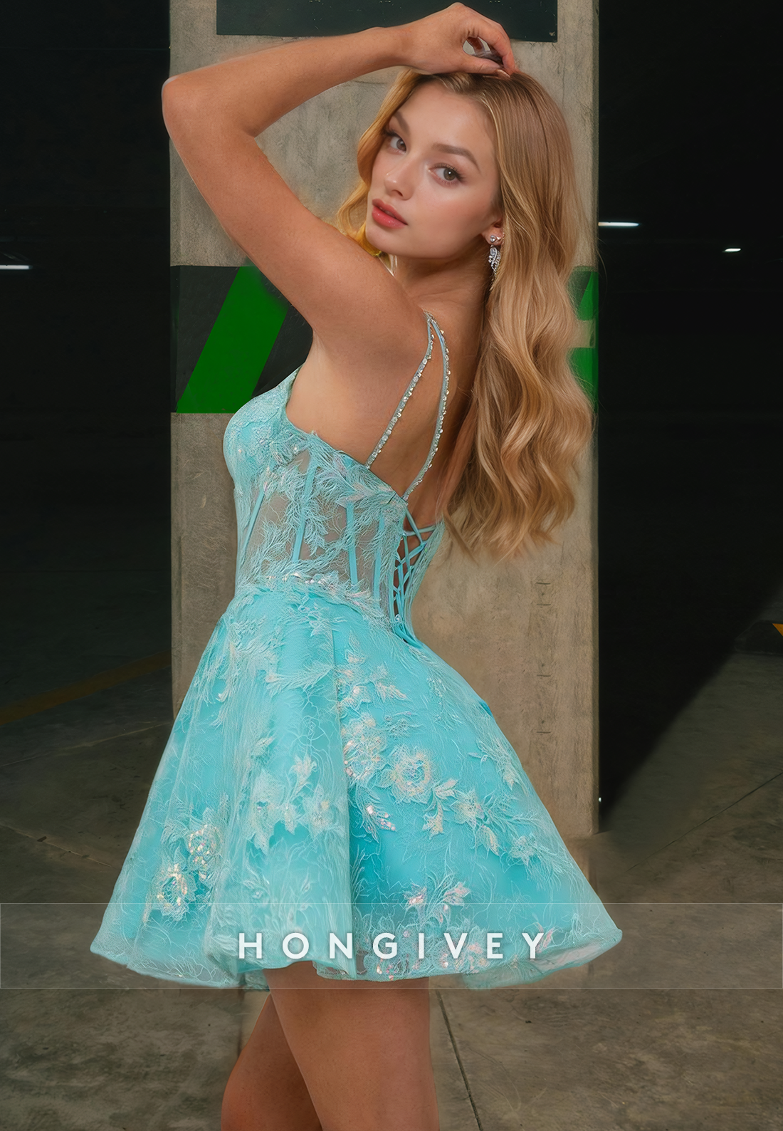 A-Line V-Neck Spaghetti Straps Lace Applique Short Homecoming Dress