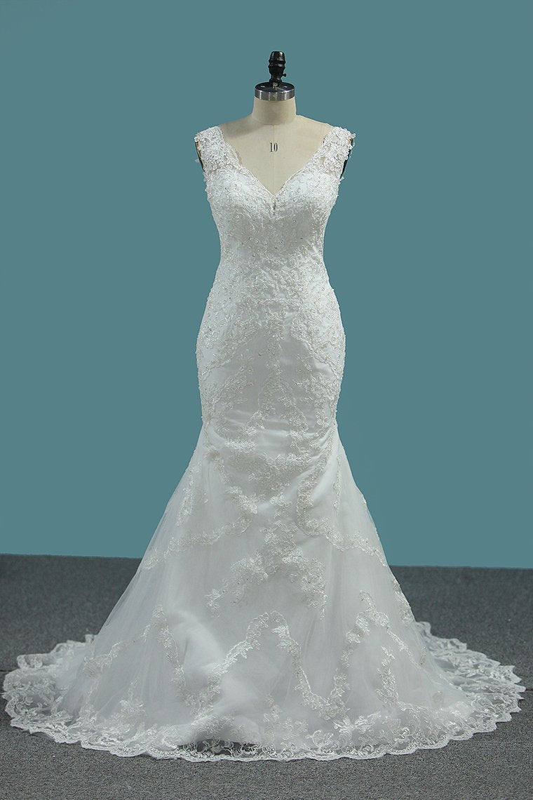 Wide Straps V-neck Mermaid Bridal Gown Floor-Length Lace Appliques