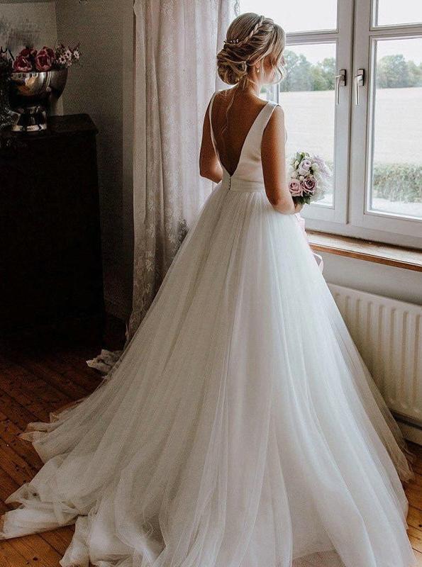 A Line Long Sleeveless Round Neck Tulle Wedding Dresses With Bowknot