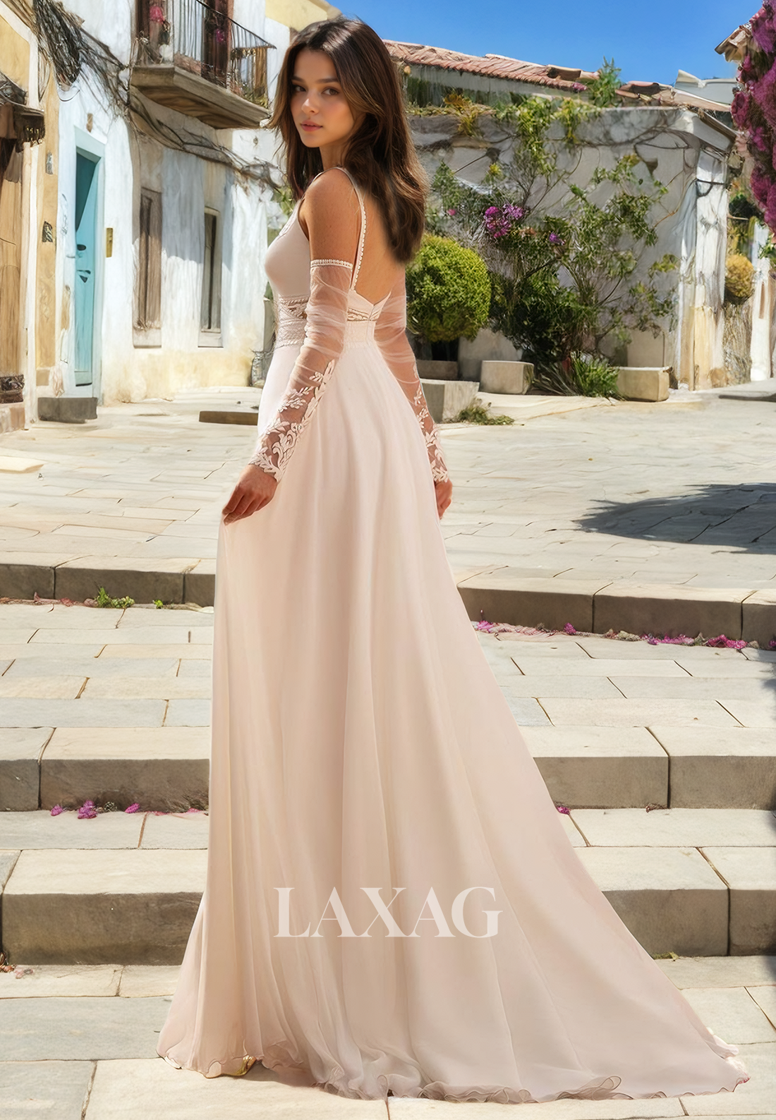 A-Linie Spaghetti Straps V-Neck Sleek Satin Wedding Dress with Train and Slit - Fashionpara