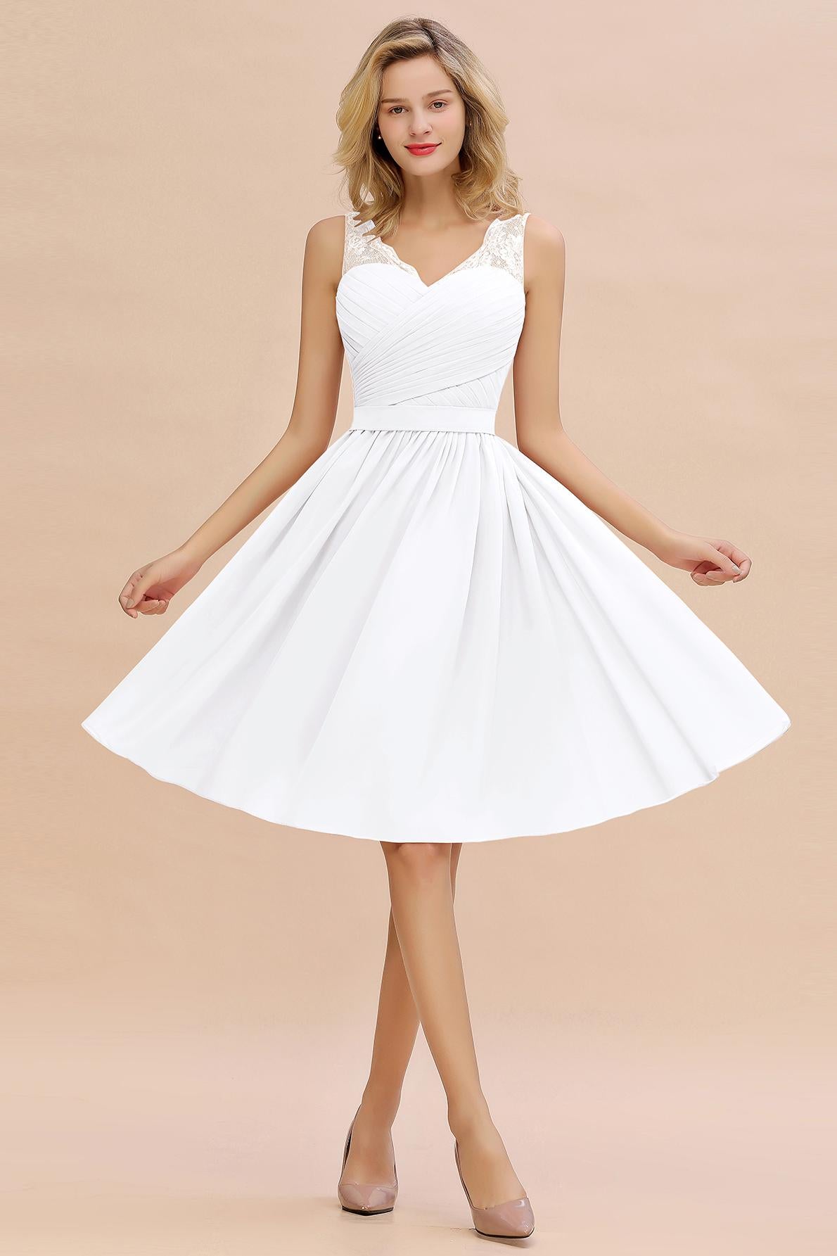 Fabulous Sleeveless Gorgeous V-Neck Short Homecoming Dress With Lace