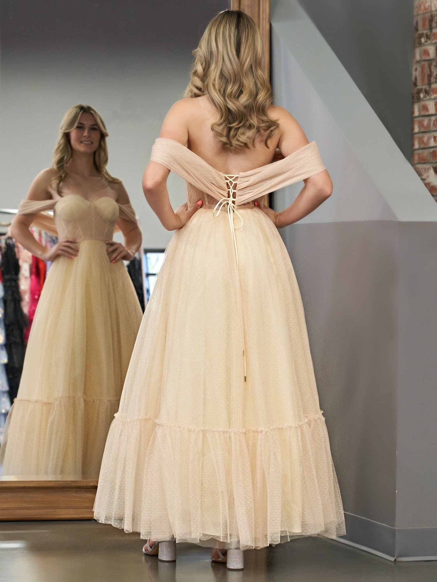 Nova A-Line Champagne Tulle Sweetheart Tea-Length Prom Dress