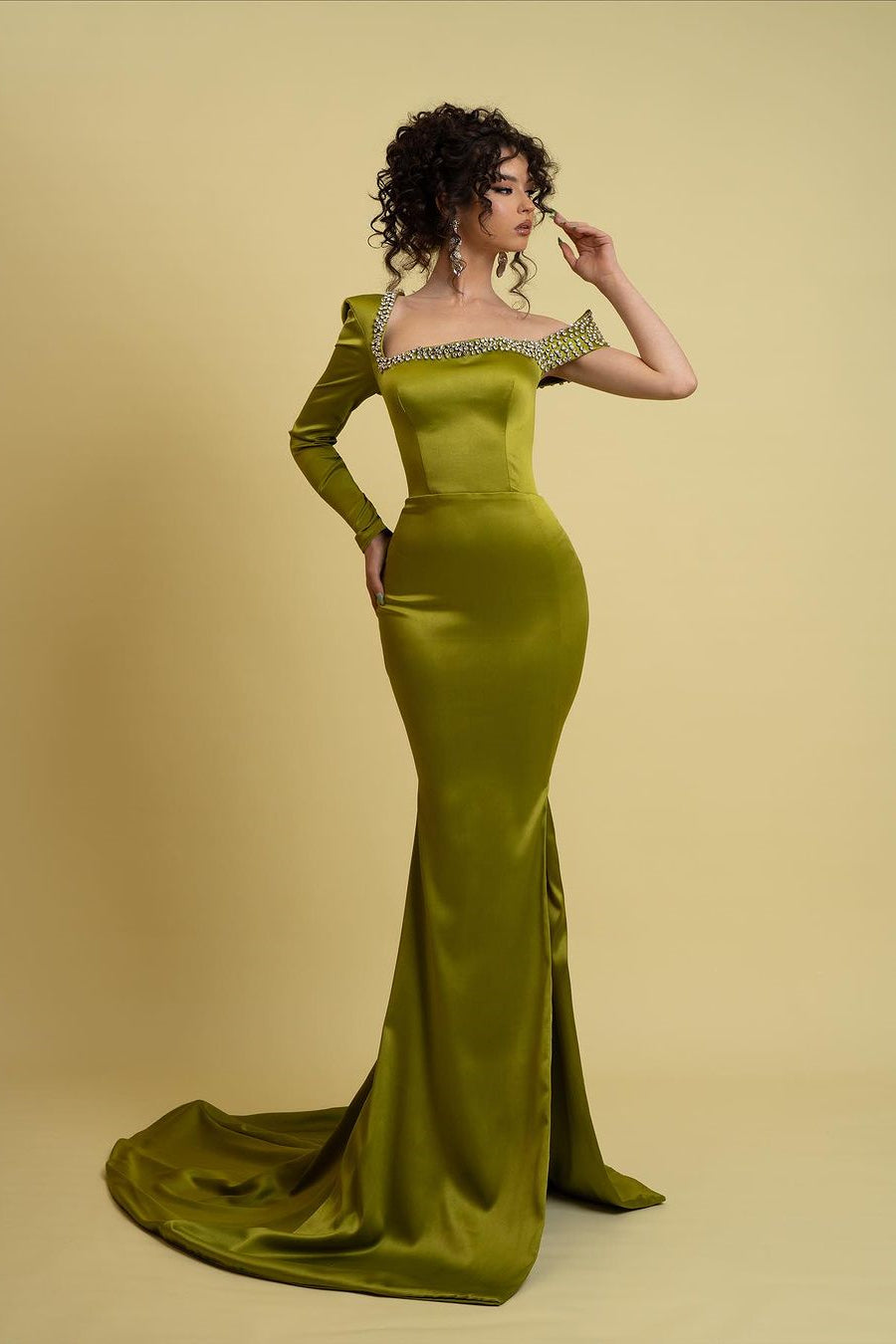 Charming Long Green Mermaid Dress With Long Sleeves Adorned With Rhinestones And Side Slit - Fashionpara