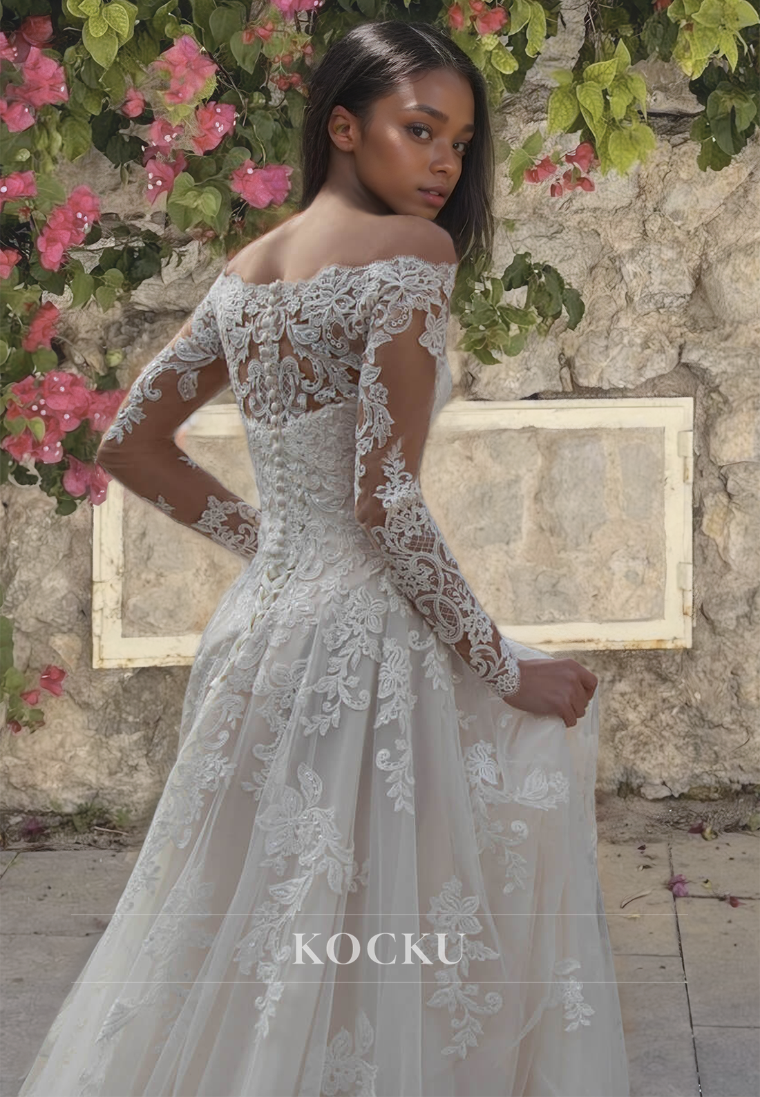 A-Line Illusion Neck Long Sleeves Brush Train Lace Wedding Dress Bridal Gowns with Aplliques