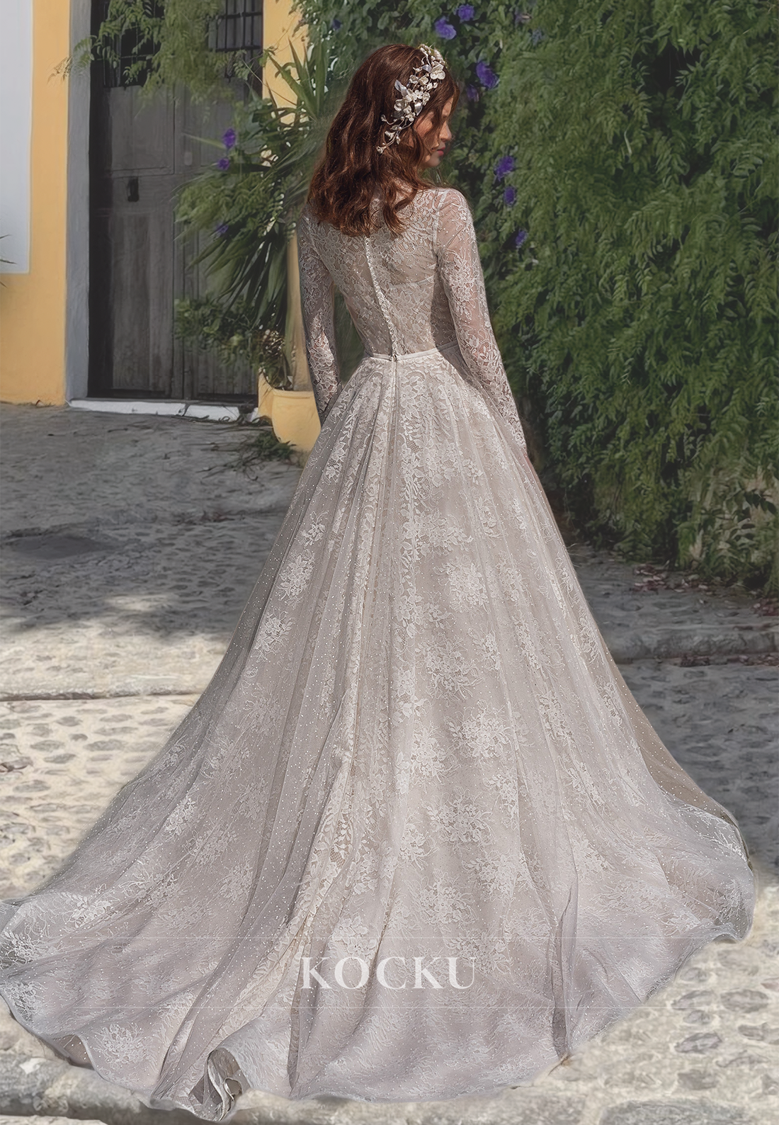 A-Line Sweetheart Long Sleeves Appliques Lace Wedding Dress with Sweep Train Bridal Gowns