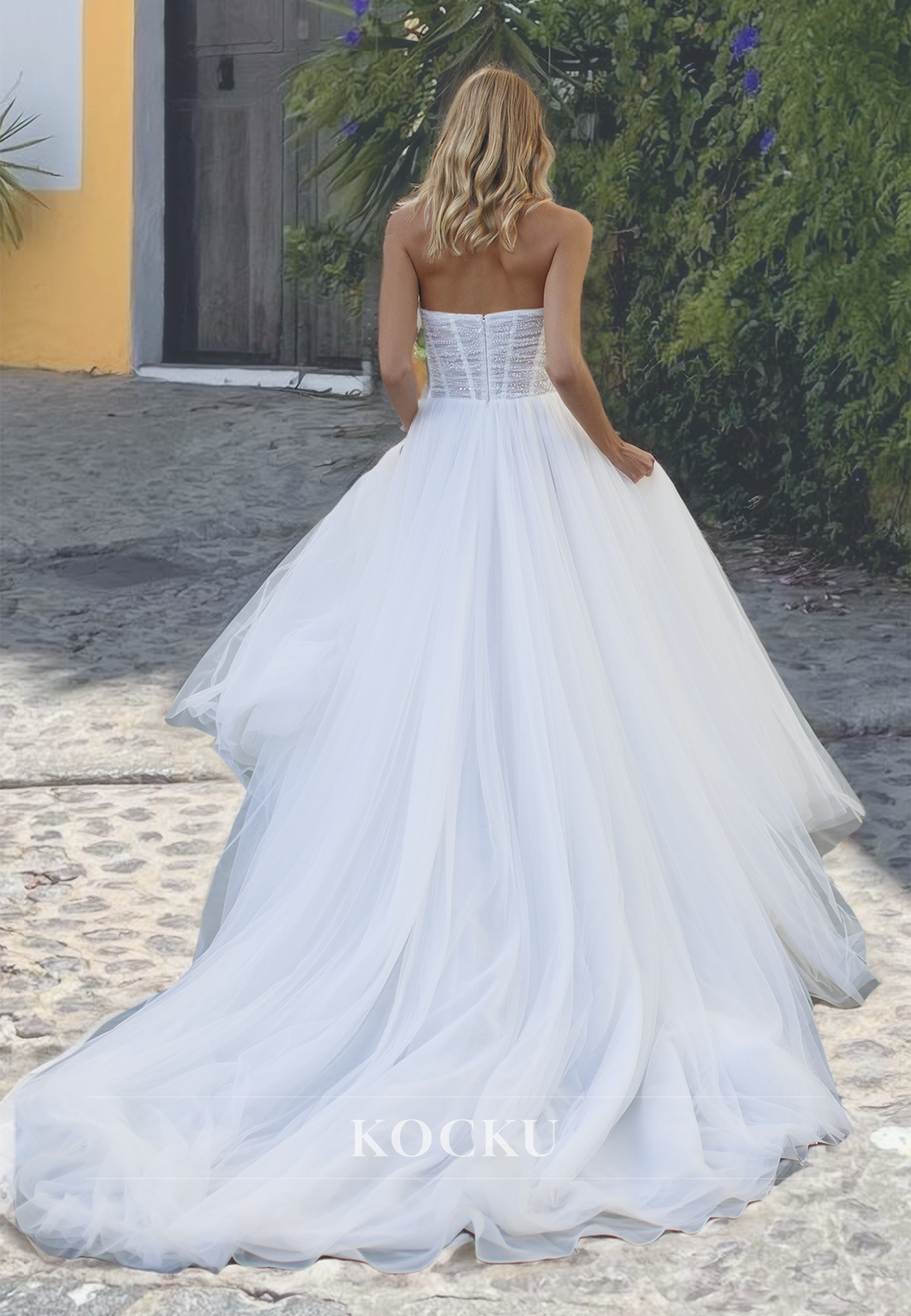 Causal&Simple Strapless A-Line Sleeveless Brush Train Lace Wedding Dress with Ruched Bridal Gowns