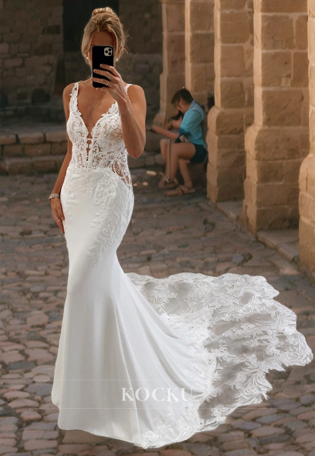 V-Neck Mermaid Wedding Dress Spaghetti Straps Lace Bridal Dress with Train