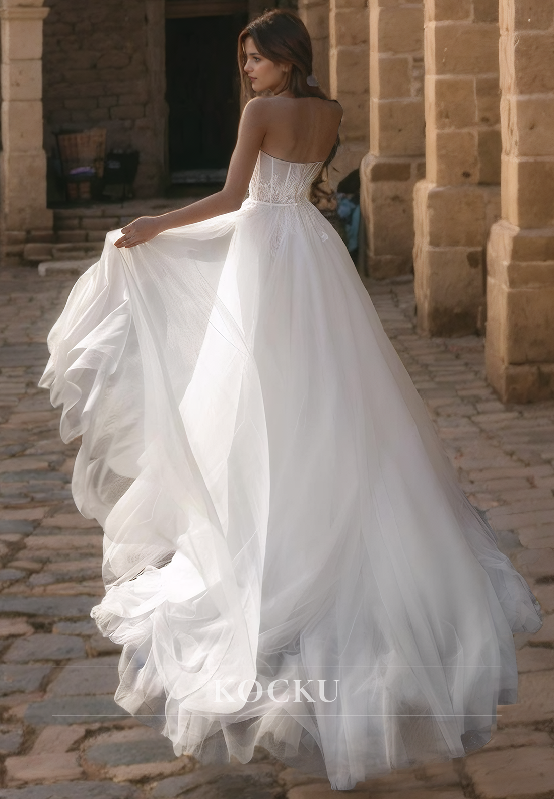 A-Line Sweetheart Boho Wedding Dress Sleeveless Sweep Train Lace Beach Gowns with Appliques