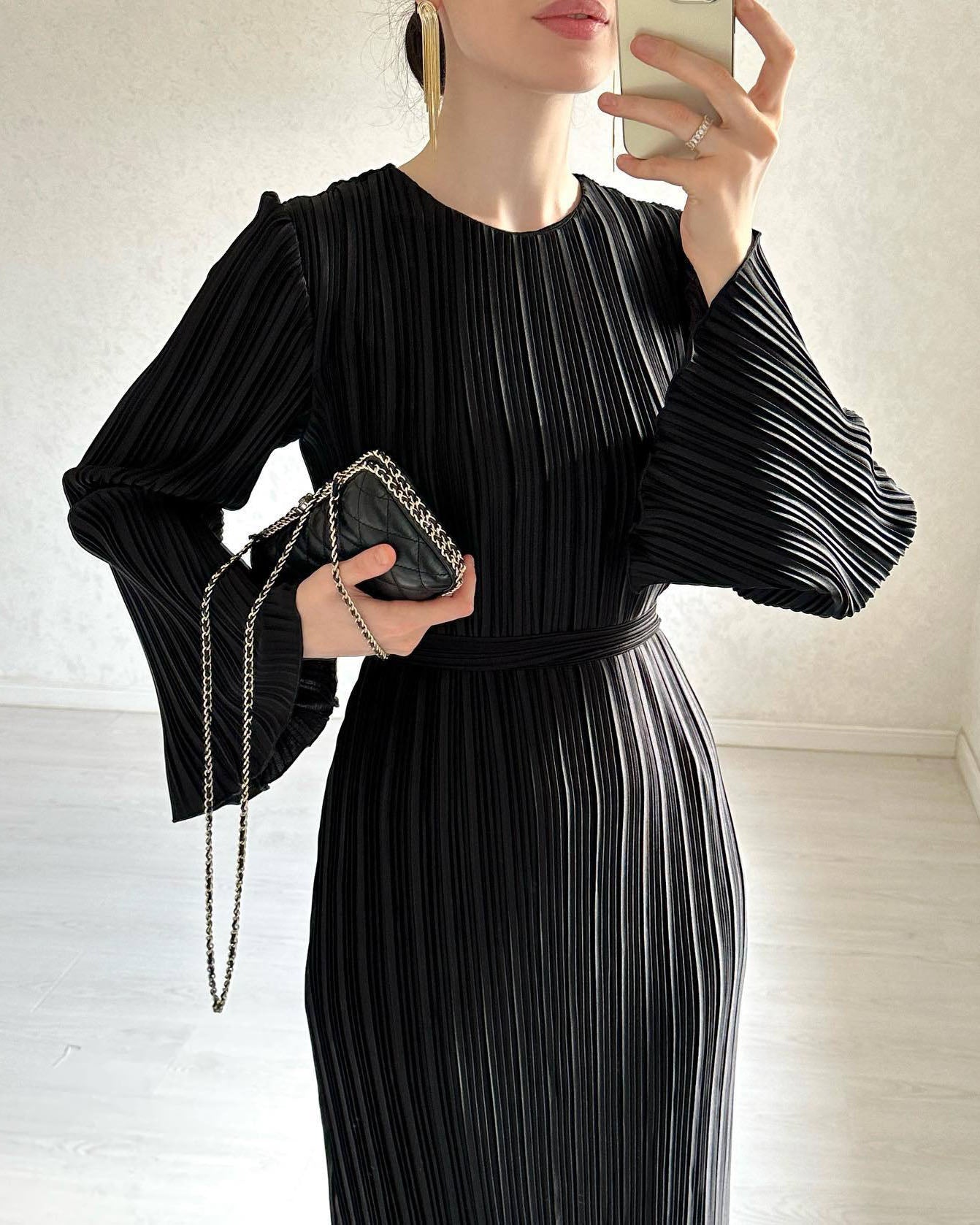 Elegant Pleated Trumpet Sleeve Midi Dress - Fashionpara