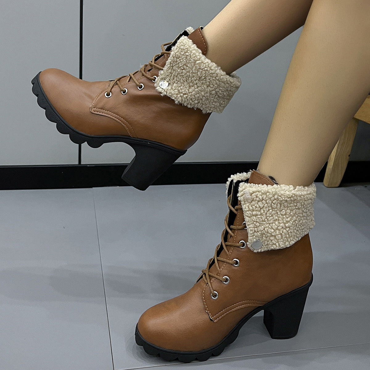 Retro suede round toe lace-up chunky heel short boots