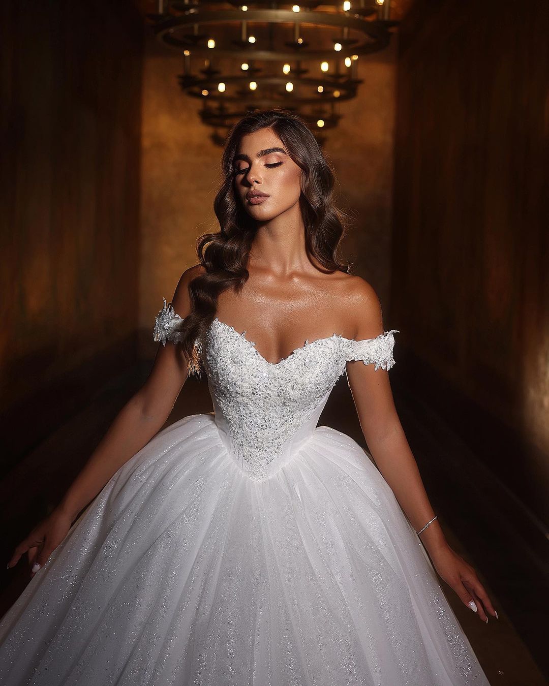 Princess-like Sweetheart Long White Off-the-shoulder A-line Glitter Wedding Dress With Lace