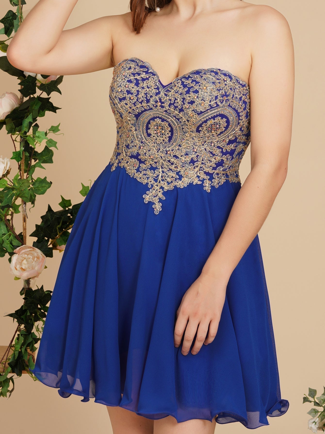 Luxurious A Line Lace Sweetheart Short Appliques Prom Dresses