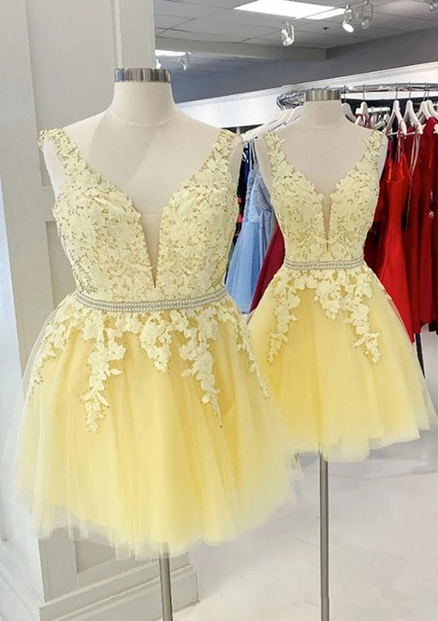 A-Line V-Neck Sleeveless Laced Tulle Short/Mini Homecoming Dress With Beading Bandage