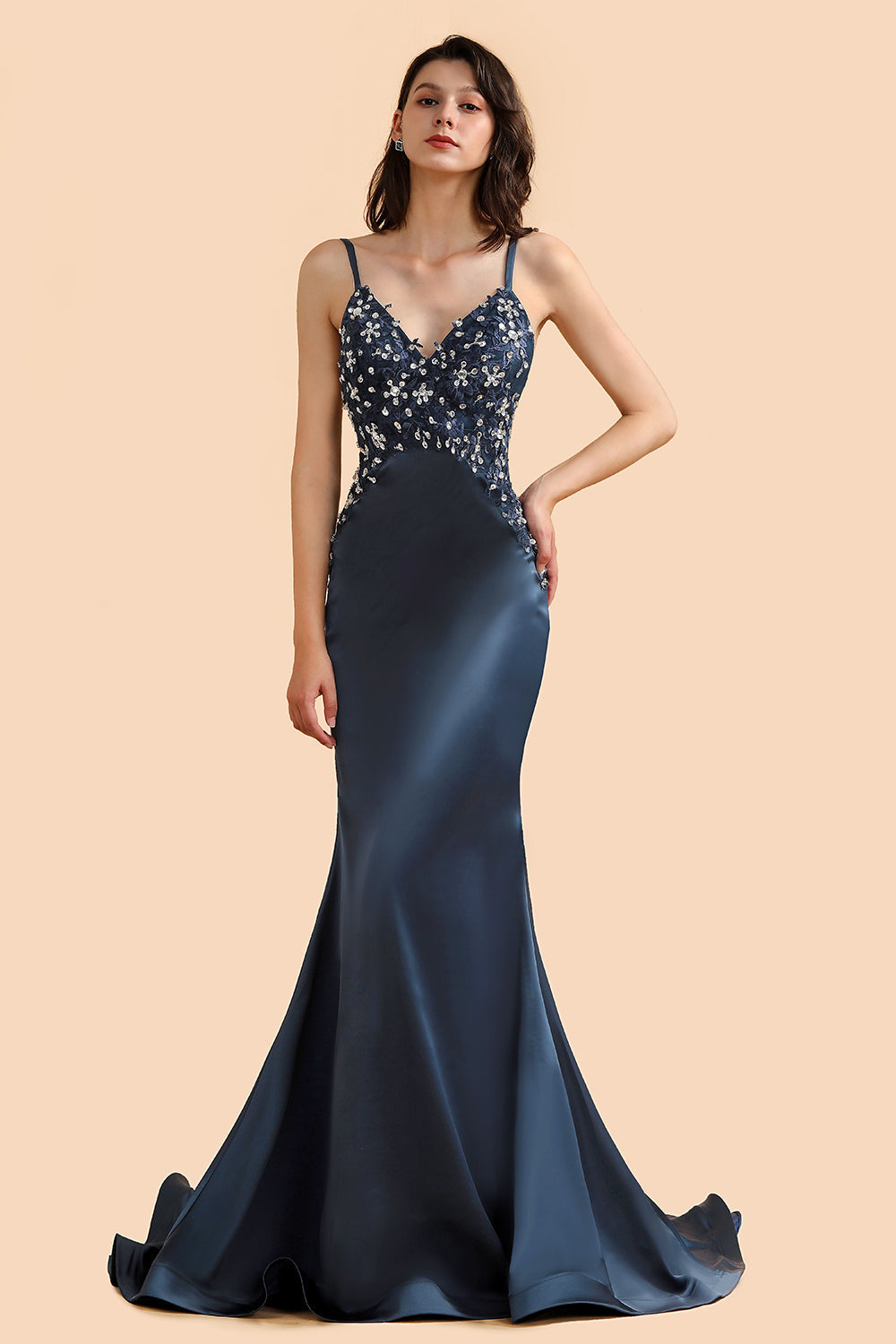 Affordable Spaghetti Straps V-Neck Prom Dresses Sleeveless Appliques Beadings Party Dresses