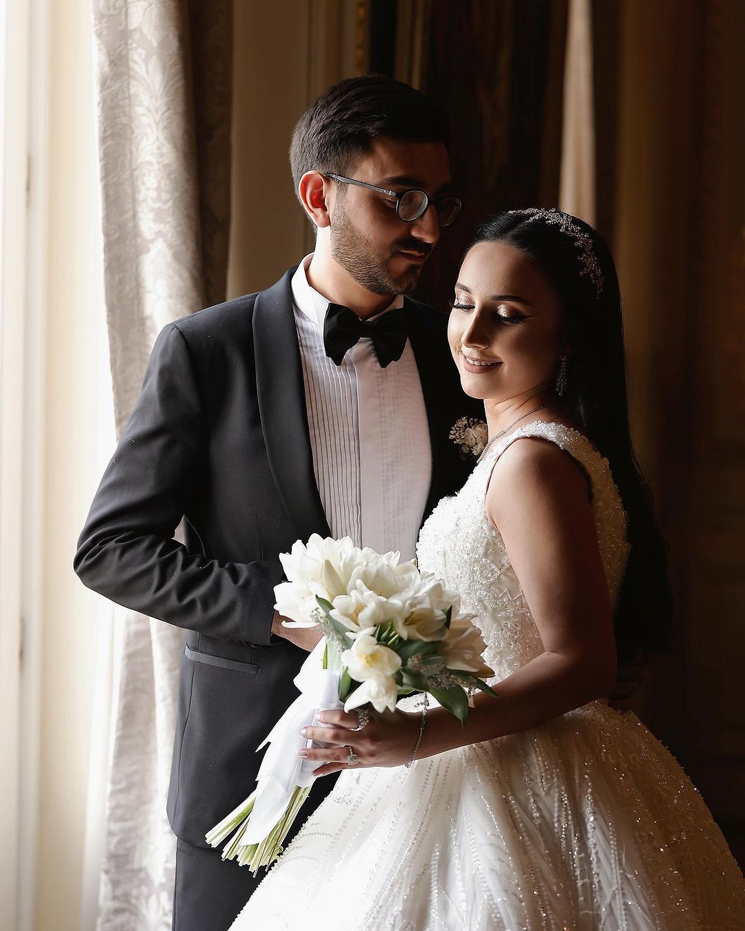 Lovely Long Ivory A-line Sleeveless Wedding Dress With Beaded Lace