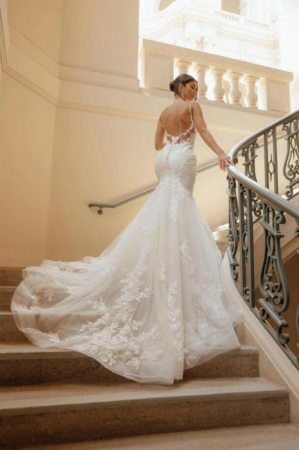 Beautiful Long Mermaid V-neck Spaghetti Straps Wedding Dress with Lace Details