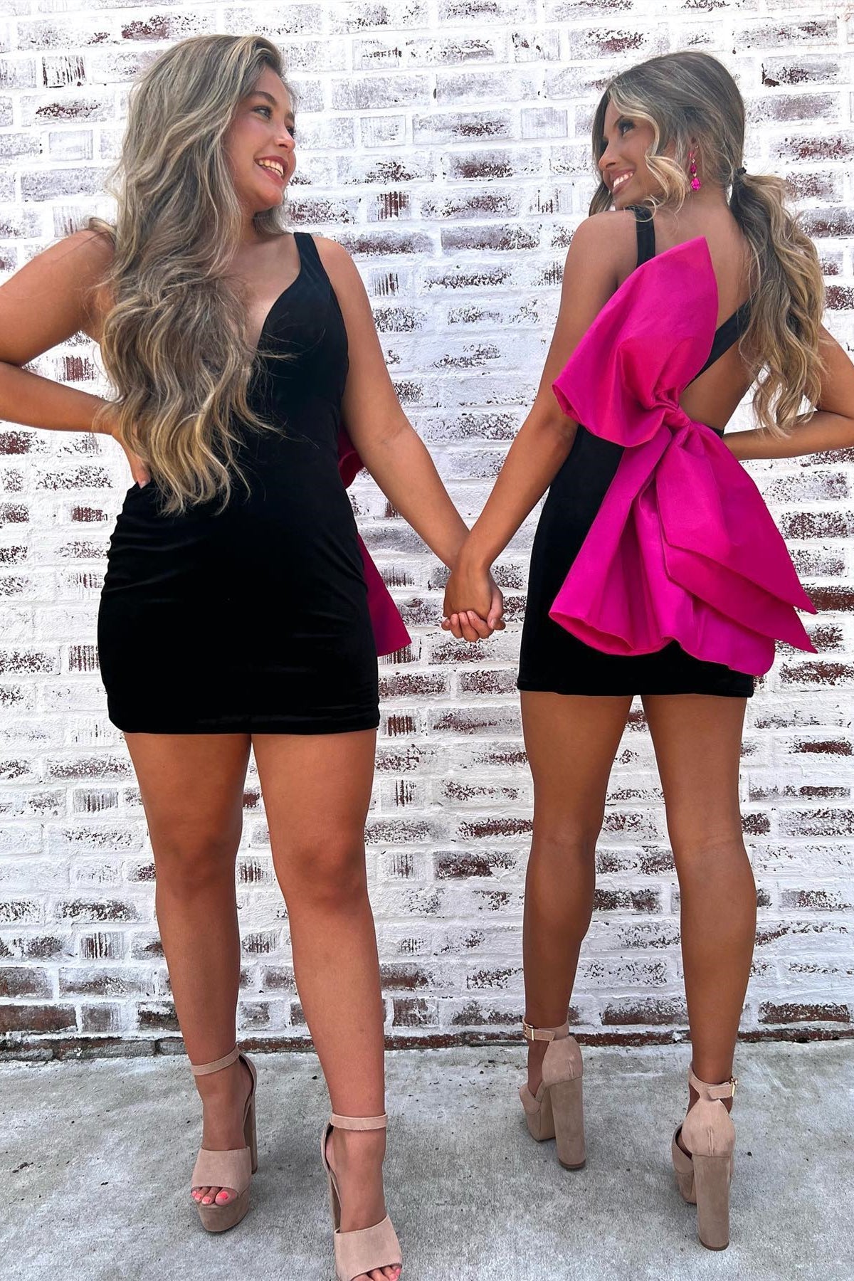 Black Plunging V Bow-Back Bodycon Mini Party Dress