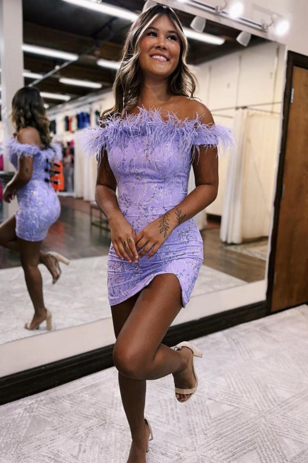 Bodycon Charming Lilac Off-the-Shoulder Homecoming Dress with Feather