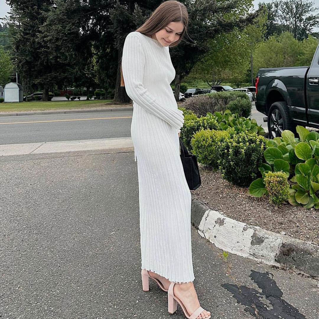 Charming Solid Color Crew Neck Long Sleeve Ribbed Knit Maxi Sweater Dress