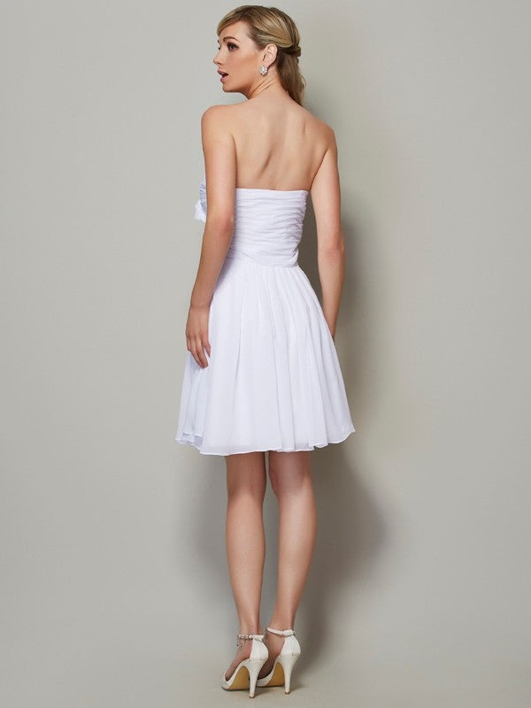 Charming Strapless Sleeveless Pleats Applique Short Chiffon Bridesmaid Dresses