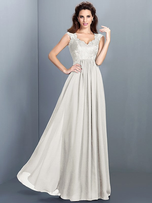 Chic Lace Sleeveless Long Chiffon Bridesmaid Dresses