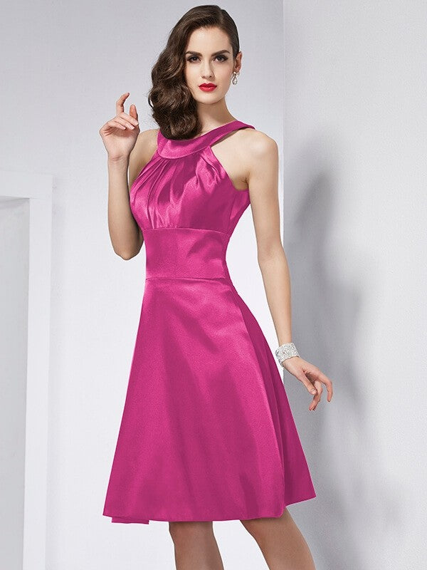 Chic Sleeveless Pleats Short Bridesmaid Dresses