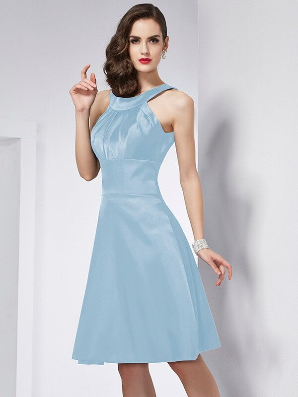 Chic Sleeveless Pleats Short Bridesmaid Dresses