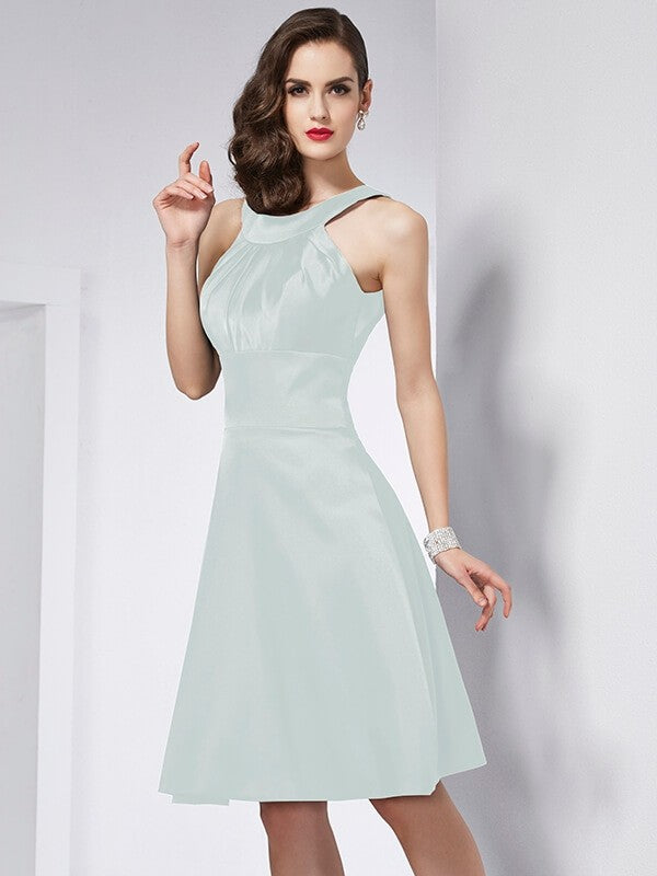 Chic Sleeveless Pleats Short Bridesmaid Dresses