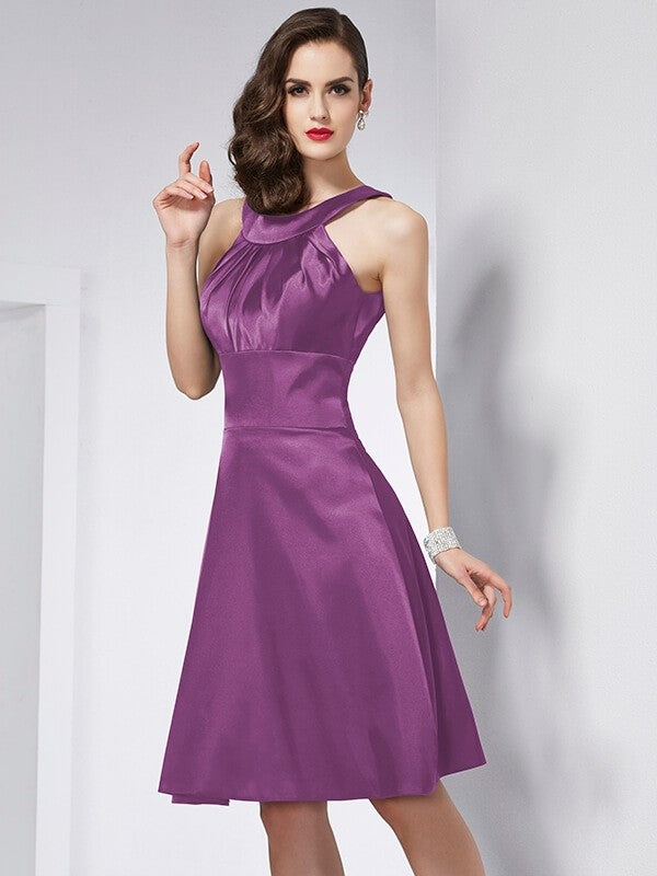 Chic Sleeveless Pleats Short Bridesmaid Dresses