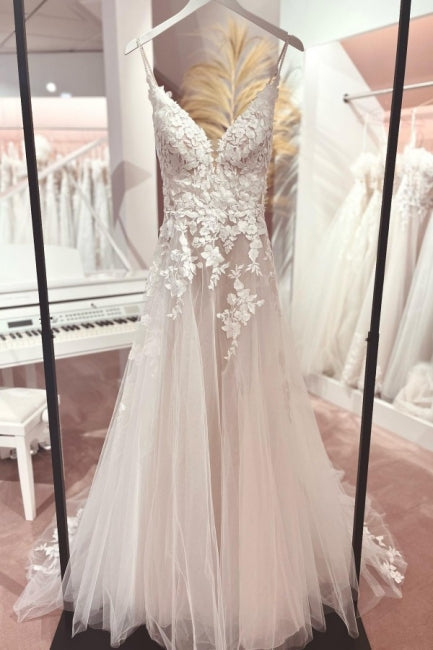 Classic V-Neck Spaghetti Strap Sleeveless A-Line Lace Bridal Gown