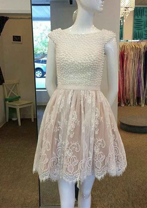 Elegant A-line Bateau Knee-Length Lace Homecoming Dress with Beading