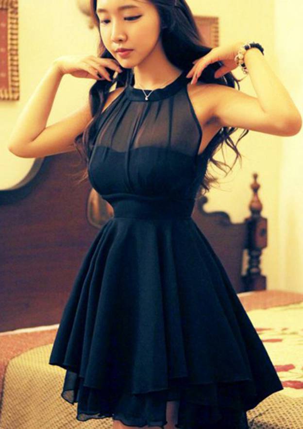 Elegant A-line Halter Short Chiffon Homecoming Dress