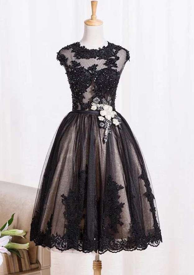 Elegant A-line Princess Illusion Neck Sleeveless Tea-Length Lace Prom Dress With Appliqued