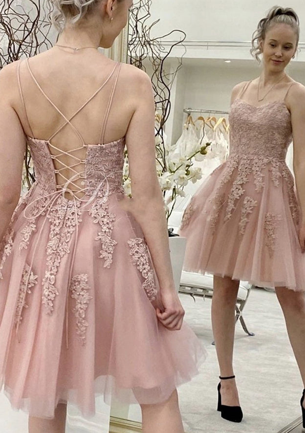 Elegant A-line Scoop Neck Lace Tulle Short Homecoming Dress