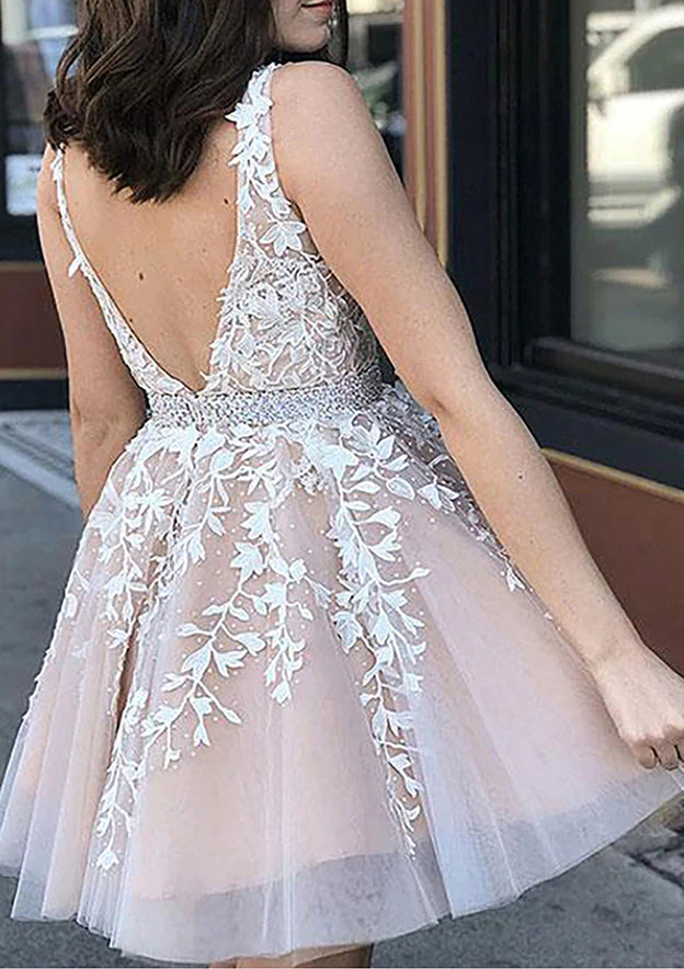 Elegant A-line V-Neck Sleeveless Lace Tulle Homecoming Dress with Appliqued Beading