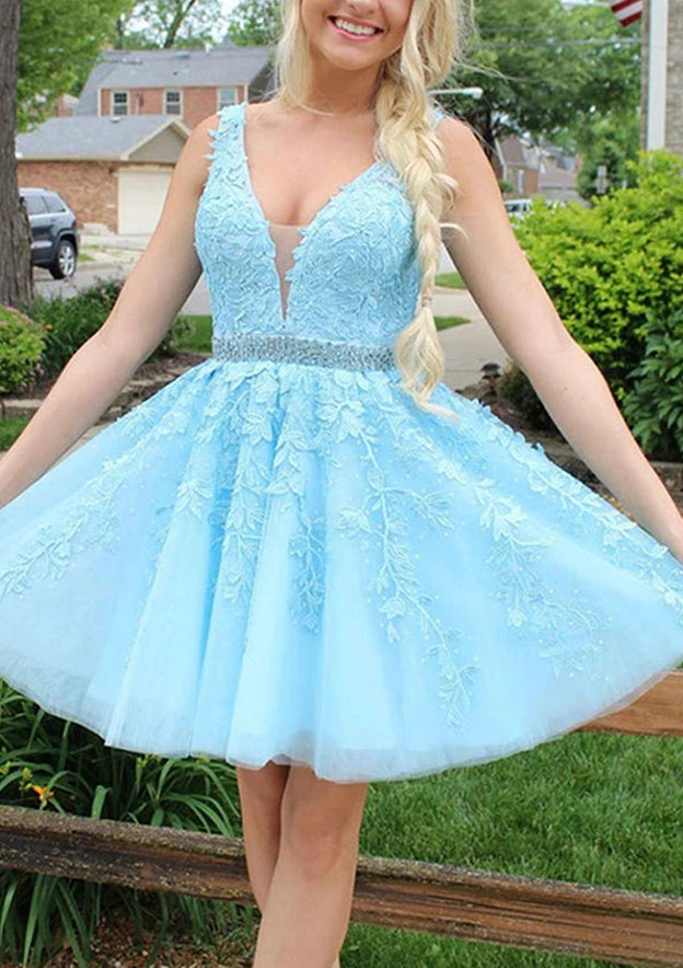 Elegant A-line V-Neck Sleeveless Lace Tulle Homecoming Dress with Appliqued Beading