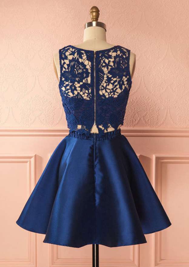 Elegant A-line/Princess Bateau Short Satin Homecoming Dress With Lace