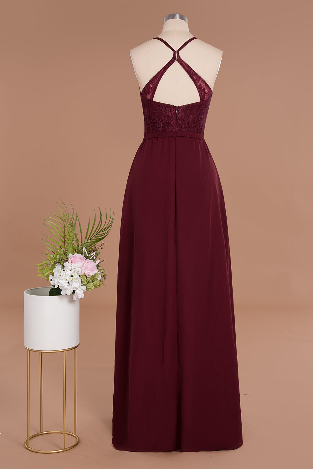 Elegant CrissCross Back Burgundy Lace Bridesmaid Dresses With Spaghetti Straps