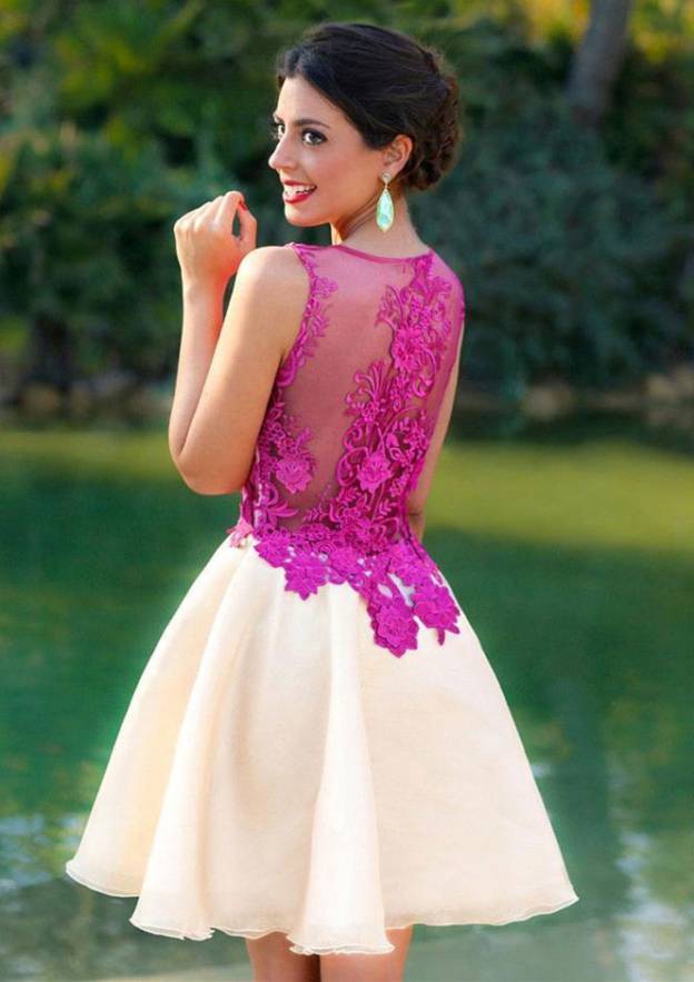 Elegant Elegant A-line/Princess Chiffon Homecoming Dress with Appliqued Knee-Length