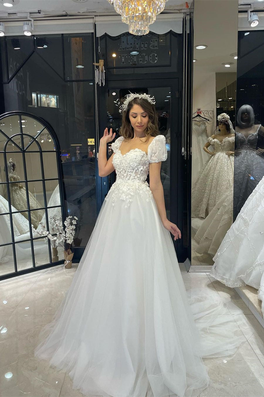 Elegant Floor-Length Sweetheart Short Sleeves A-Line Tulle Wedding Dress