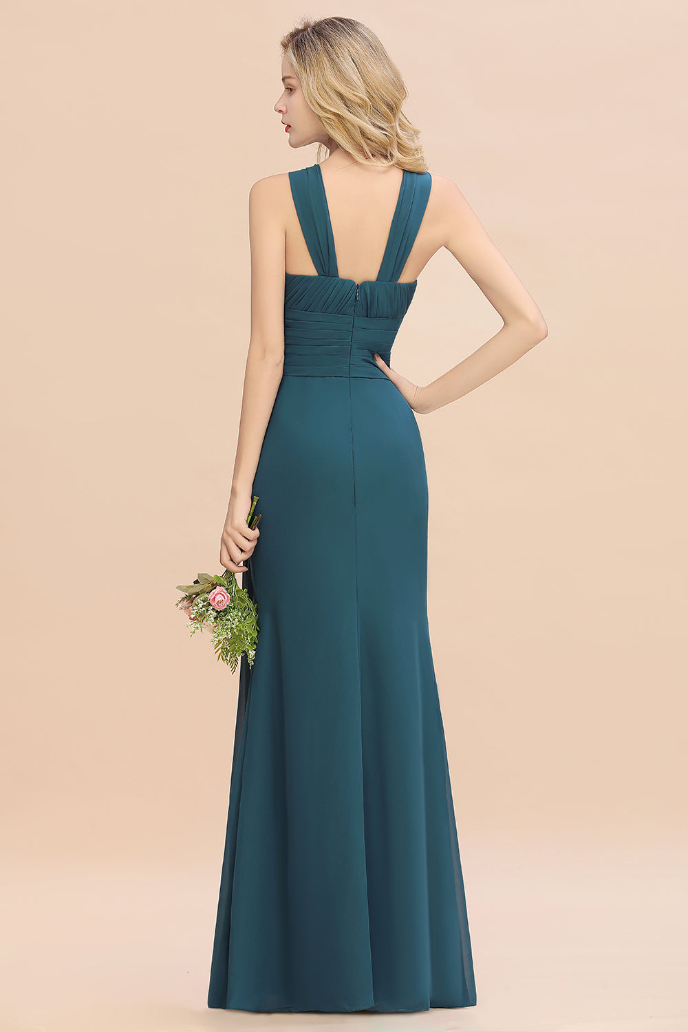 Elegant Round Neck Sleeveless Bridesmaid Dresses with Ruffles