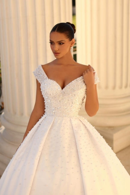 Elegant Sweetheart Cap Sleeves Ball Gown in Satin with Sequined Details for Weddings