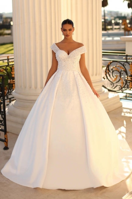 Elegant Sweetheart Cap Sleeves Ball Gown in Satin with Sequined Details for Weddings