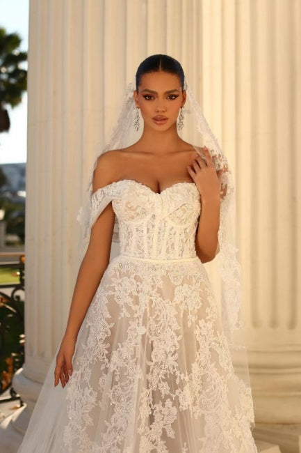 Elegant Sweetheart Cap Sleeves A-Line Lace Bridal Dress