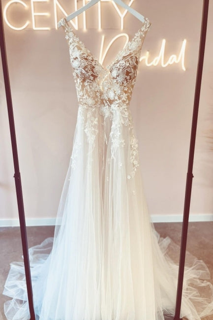 Elegant V-Neck Sleeveless A-Line Backless Lace Wedding Gown