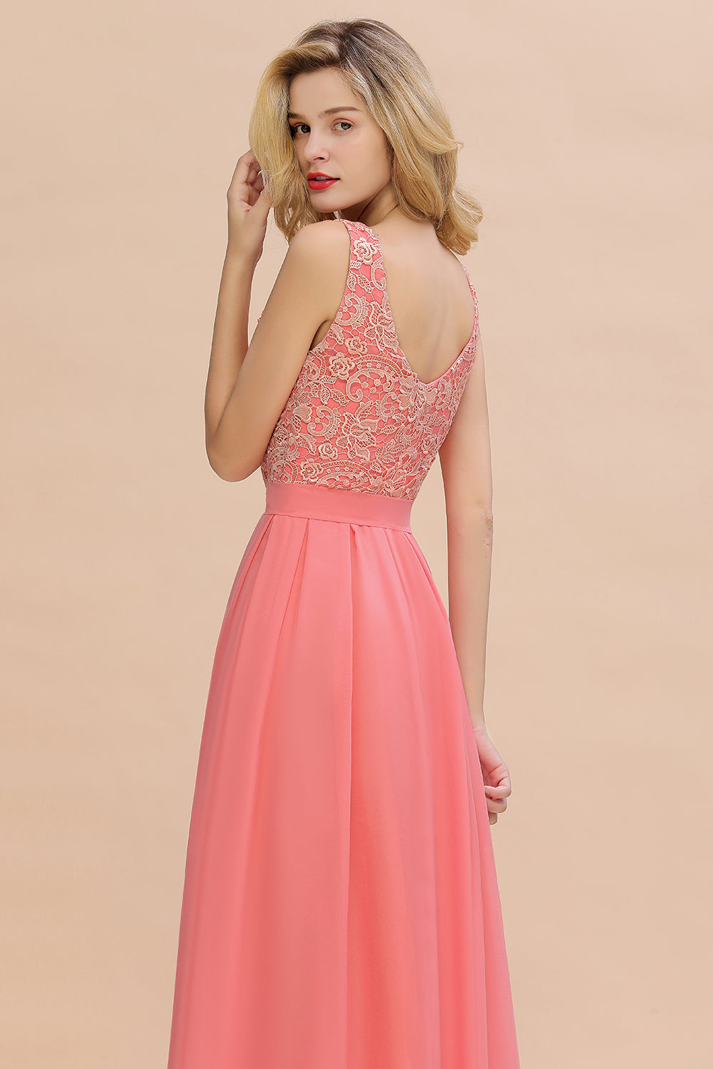 Exquisite Lace Scoop Sleeveless Bridesmaid dresses with Ruffle