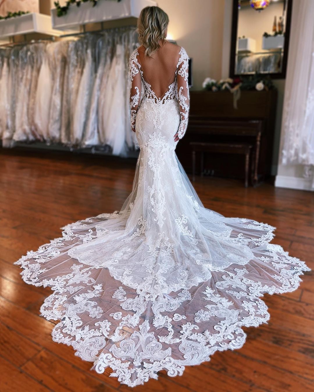 Fabulous Long Mermaid Backless V-neck Lace Wedding Gown With Detachable Train - Fashionpara