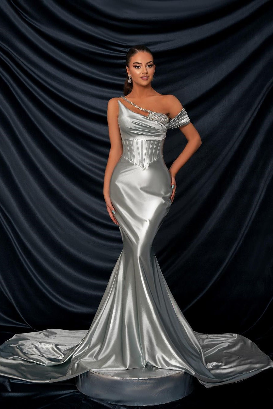 Glamorous Long Silver One-Shoulder Sequined Mermaid Gown for Prom - Fashionpara